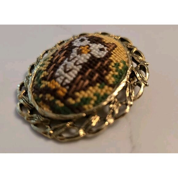 Vintage Embroidered Owl Pendant Brooch Cross Stitch Needlepoint Retro Gold tone - Picture 2 of 6